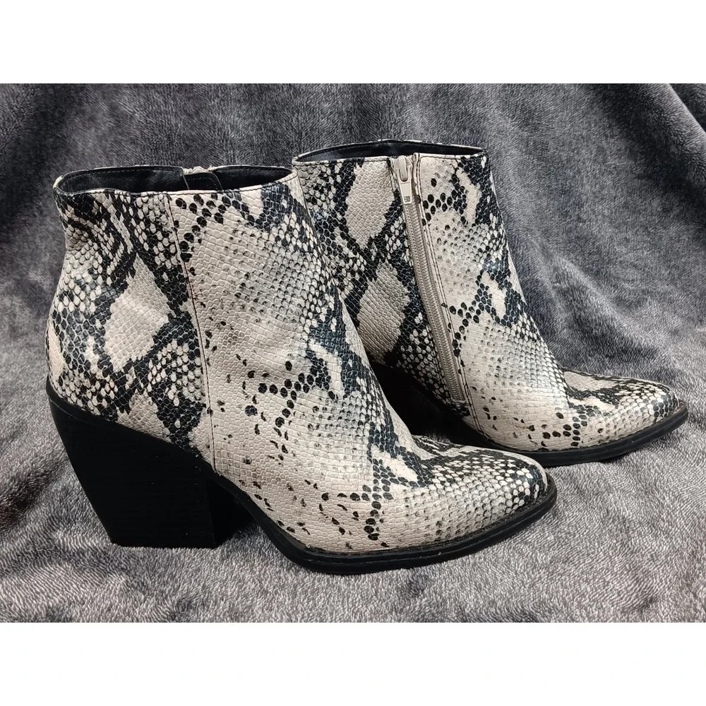 Madden Girl Snakeskin Print Ankle‎ Boots Black Heel Side Zip Size 9.5M